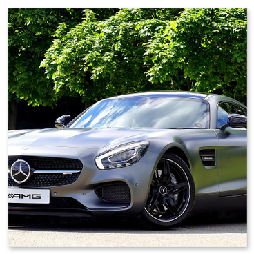 Bagagliaio capiente con valigie medie