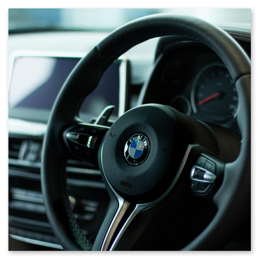 Plancia moderna con finiture premium