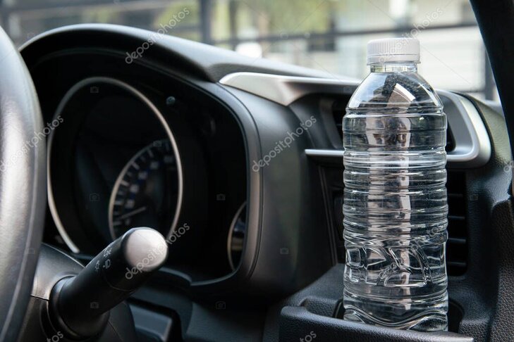 Acqua e salviette a bordo